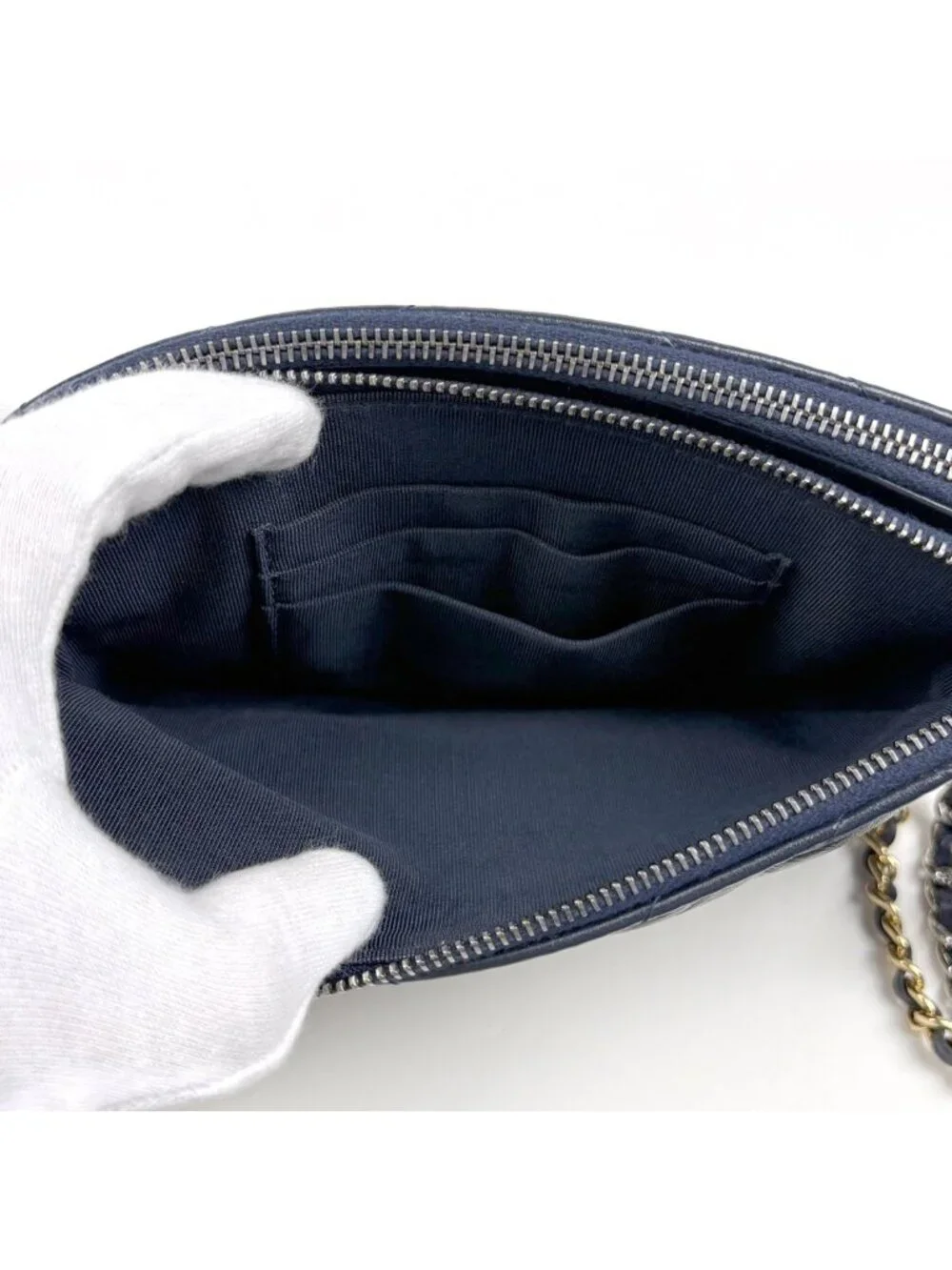 Chanel Shoulder Bag Gabrielle de Chanel Chain Clutch CC Logo V-stitch Leather